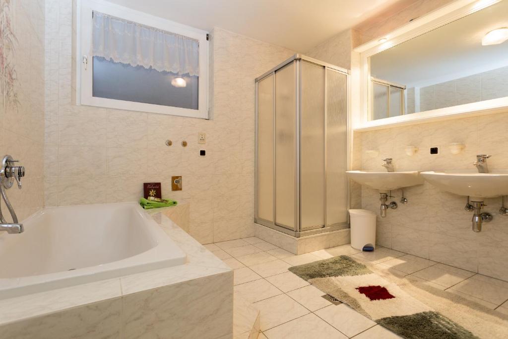 Ferienwohnungen Parth Lasa Habitación foto